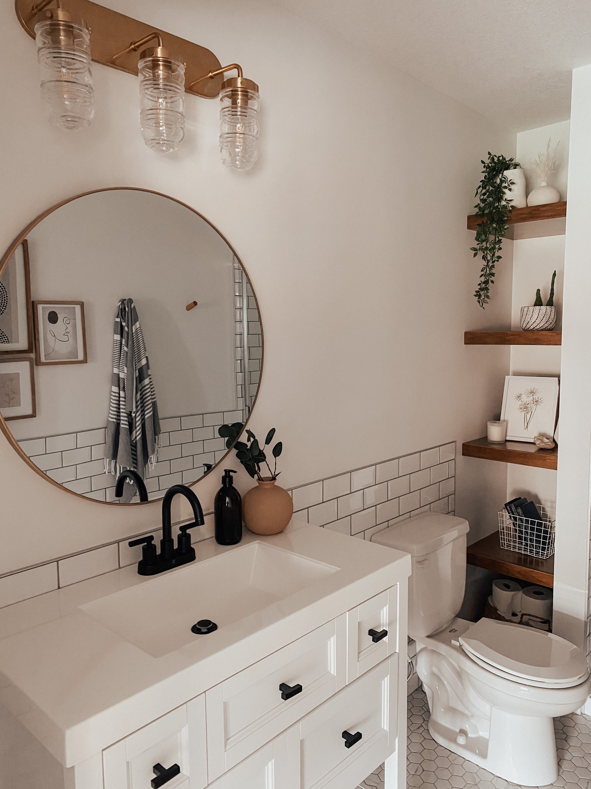 Clara Bath And Vanity