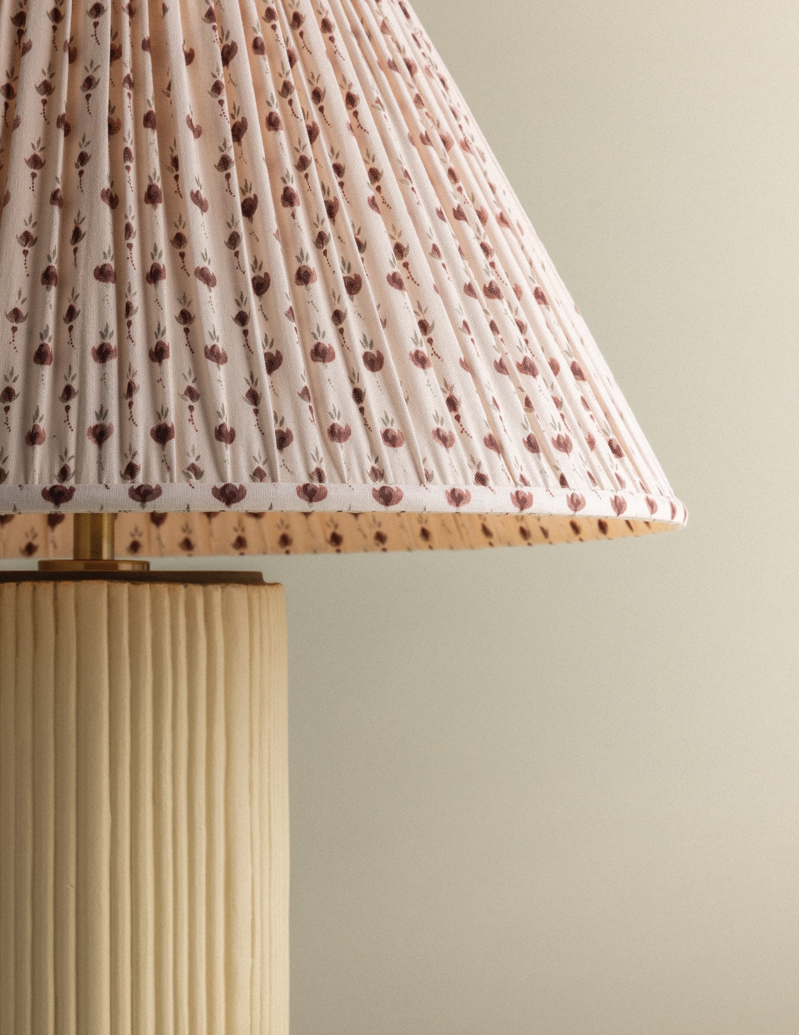 Crestwood Table Lamp With Primrose Red Shade