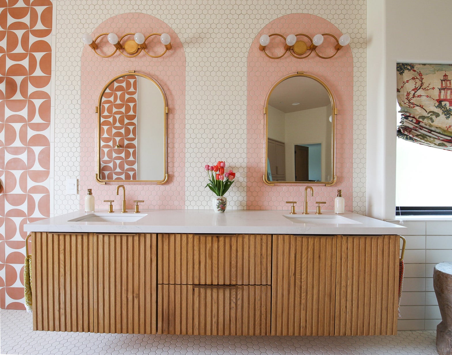 Mitzi Hope Bath and Vanity - Thumbnail 3