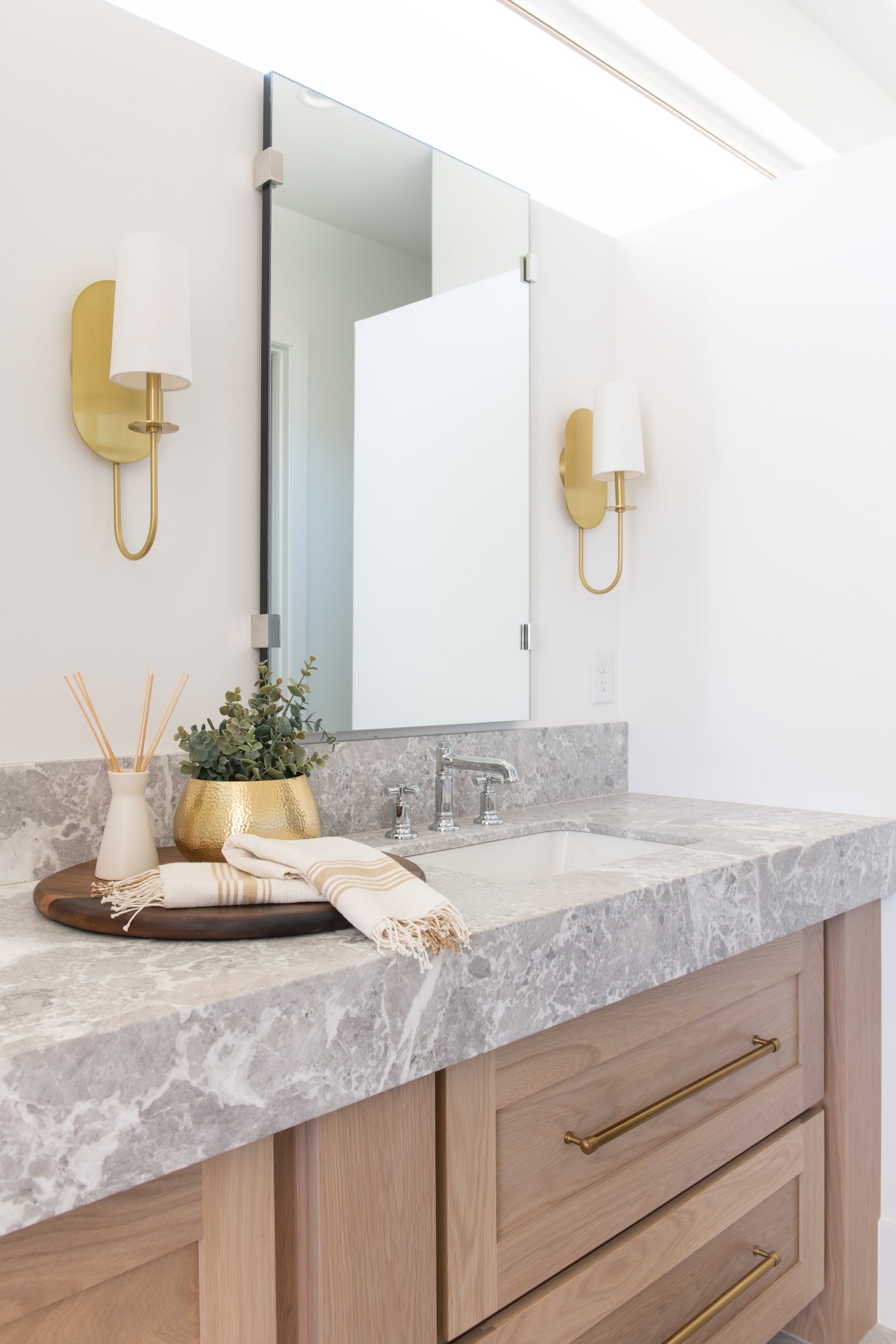 Lara Wall Sconce