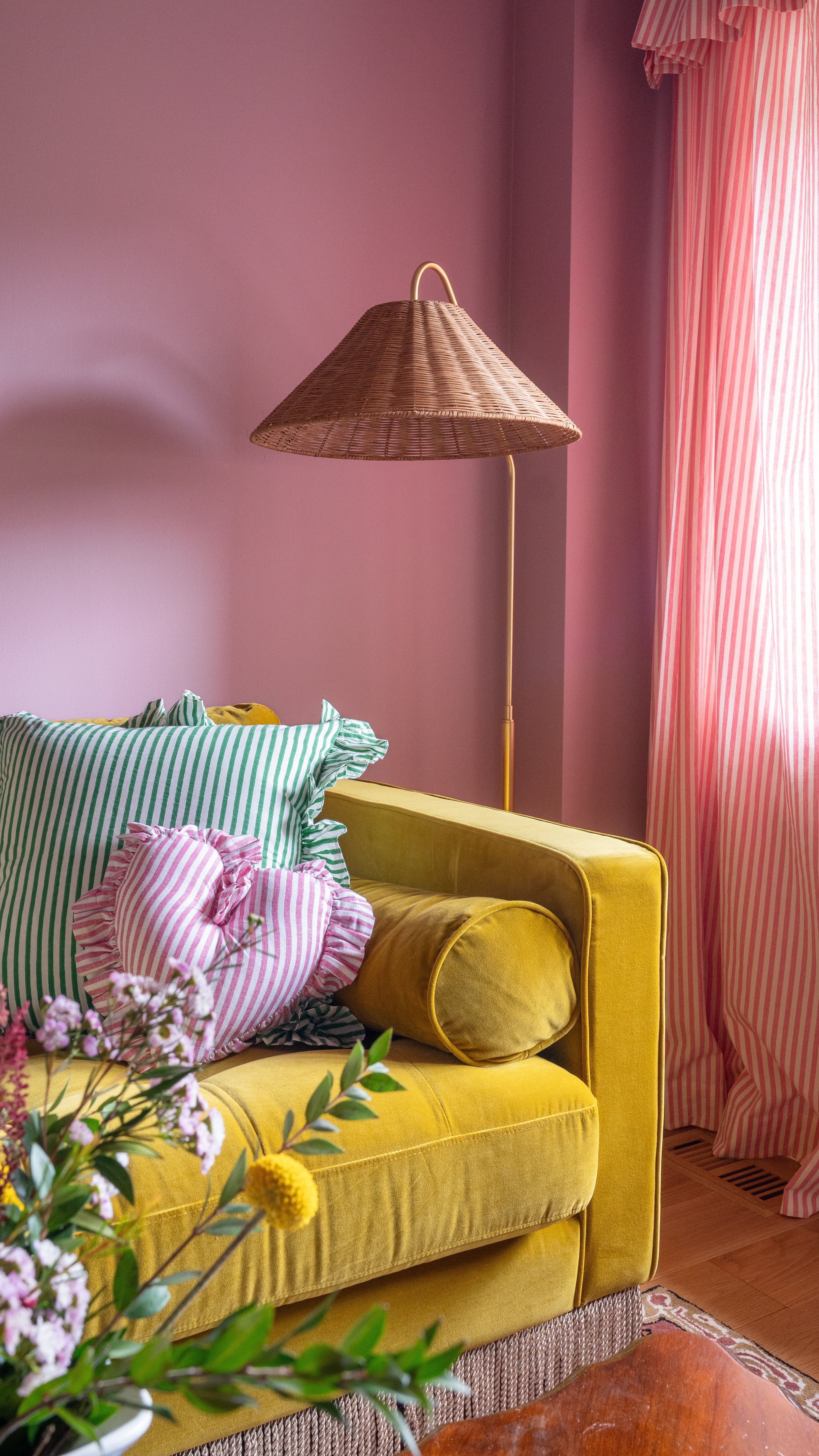 Lauren 1 Floor Lamp | AGED BRASS & TEXTURE BLACK