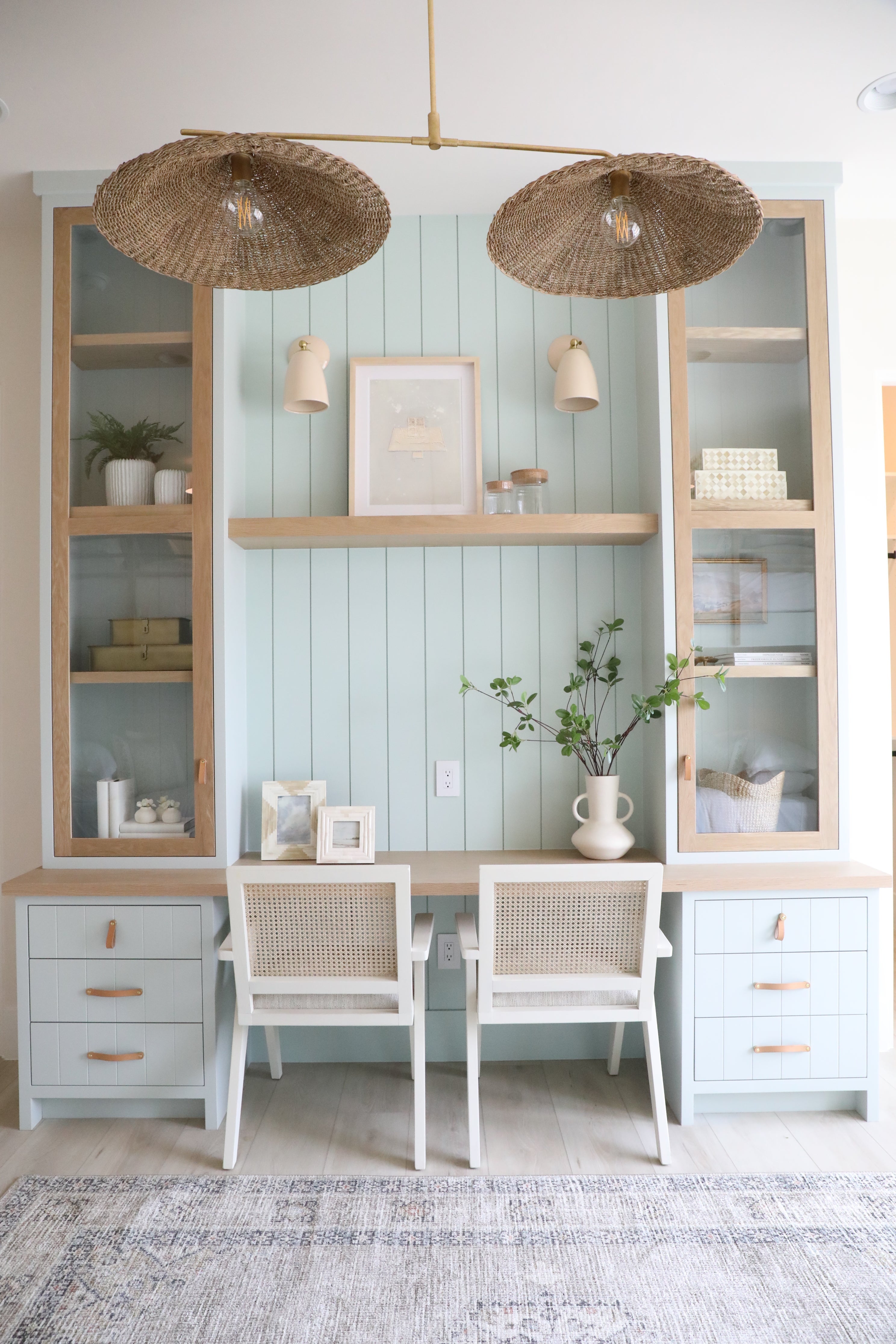 Kirsten 1 Wall Sconce | AGED BRASS & CERAMIC CREAM